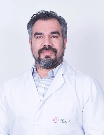 Dr. Ricardo Valderrama Gómez — Urólogo especialista en vasectomía sin bisturí, Santiago de Chile